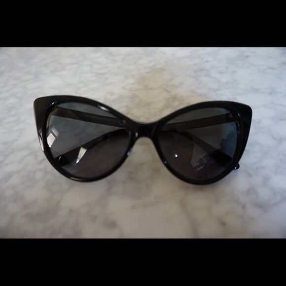 SOLD - Tom Ford Nikita Sunglasses - Picture 3 of 6